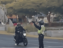 Tras el impacto registrado esta madrugada en López Mateos y Avenida México, el semáforo quedó fuera de funcionamiento. ESPECIAL / POLICÍA VIAL JALISCO