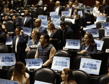 A las 14:30 horas, el pleno comenzó la discusión, por lo que los diputados tan sólo tuvieron dos horas y media para estudiar un dictamen de 556 páginas, y 50 modificaciones que hizo la Comisión. SUN / ARCHIVO