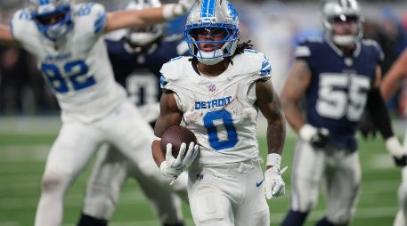 Jahmyr Gibbs lució con tres acarreos de anotación. AP/P. Sancya