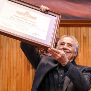Joan Manuel Serrat recibe doctorado Honoris Causa de la UdeG