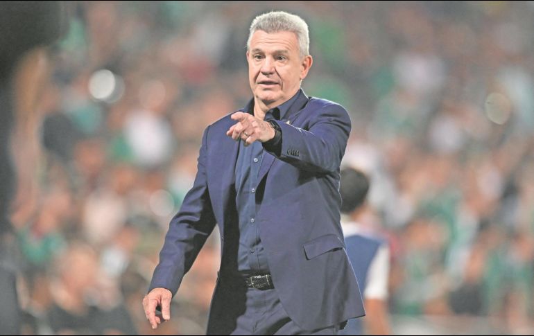 A Javier Aguirre no le genera comodidad tener que esperar hasta marzo para conocer a su tercer rival en el Mundial. AFP/A. Herrera
