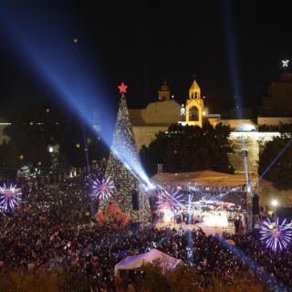 Belén enciende sus luces navideñas tras dos años sin celebración por la guerra en Gaza