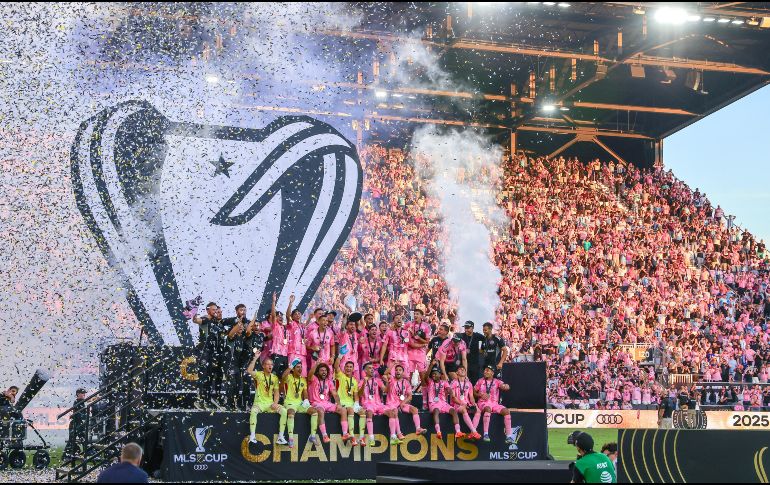 Lionel Messi alcanzó el trofeo número 44 de su carrera, ampliando un legado ya monumental. EFE/ C. HERRERA-ULASHKEVICH.