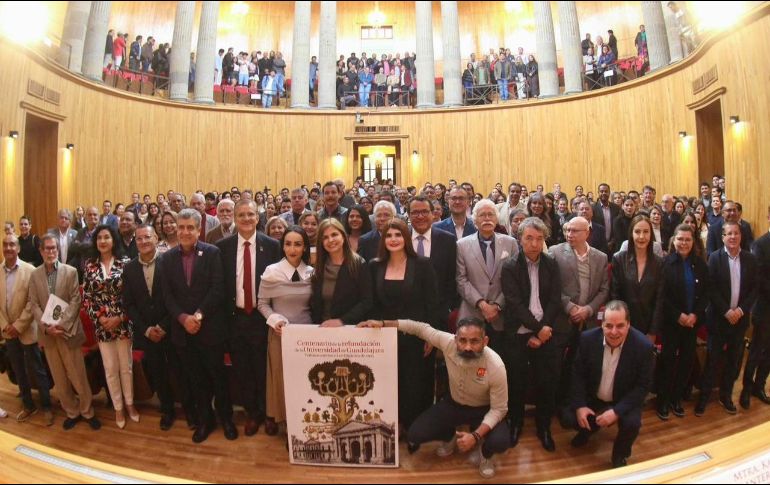 El libro fue presentado en el Paraninfo Enrique Díaz de León de la Universidad de Guadalajara. ESPECIAL