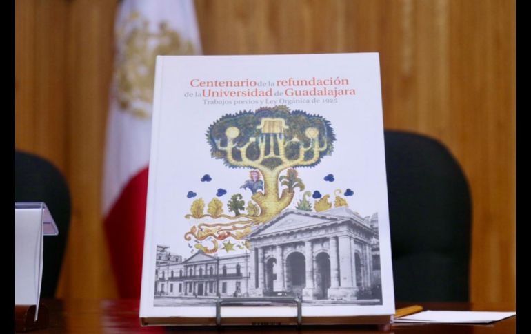 El libro fue presentado en el Paraninfo Enrique Díaz de León de la Universidad de Guadalajara. ESPECIAL