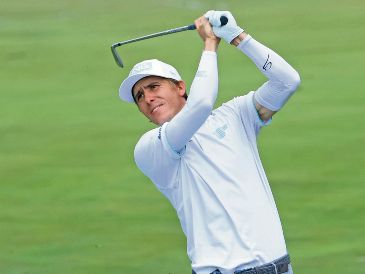 Carlos Ortiz se colocó a solo dos golpes del líder, Rasmus Neergard-Petersen. AFP/J. Casterline