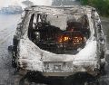 Desde el 10 de noviembre, México ha reforzado la seguridad en Michoacán, tras el asesinato de Carlos Manzo. Imagen de archivo de un auto incendiado en el estado. EFE/STR
