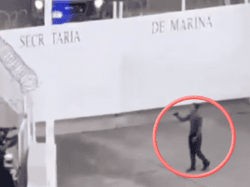 La Secretaría no especifica si el objeto era un arma o una réplica. ESPECIAL