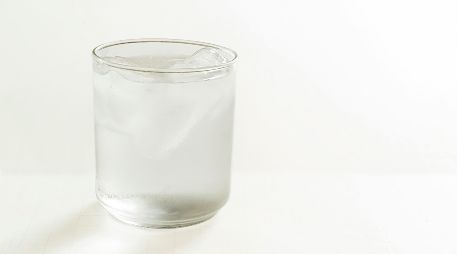 Si te sobra vinagre blanco al cocinar, puedes aprovecharlo de otras maneras. UNSPLASH / L. VERGARA