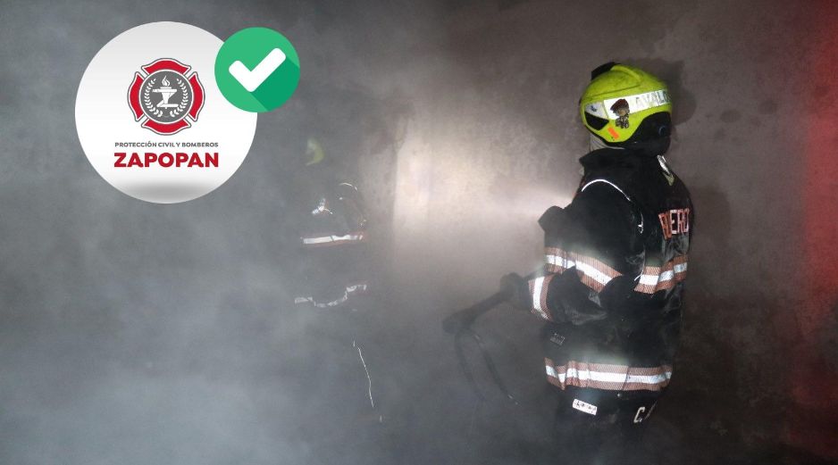 El incendio se presentó en un domicilio abandonado de la colonia Constitución. ESPECIAL / FACEBOOK Protección Civil y Bomberos Zapopan