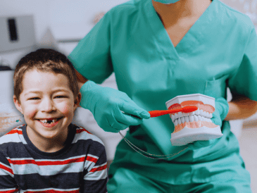 La SEP ha revelado el número de niños en las escuelas de México que requieren visitar a un dentista. ESPECIAL / CANVA