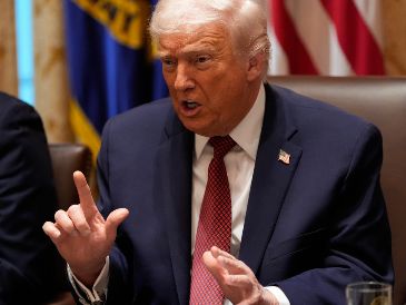 El mandatario estadounidense rectificó declaraciones previas y afirmó que no hay detenidos tras el tiroteo en Brown. AP/ ARCHIVO