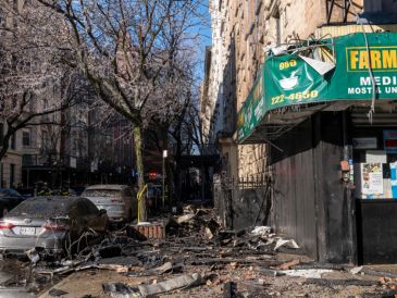 El siniestro comenzó alrededor de las 8:20 de la mañana, hora local, en un inmueble de seis niveles. EFE/Ángel Colmenares