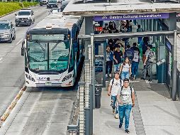 Parte del presupuesto del próximo año se destinará para ampliar y modernizar las Líneas 1 y 2 del Tren Ligero, el Peribús y los camiones eléctricos que operarán por la Carretera a Chapala. EL INFORMADOR/ A. Navarro