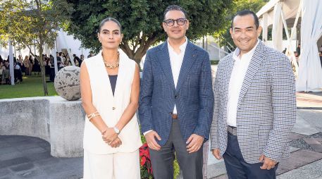 Mariana Belén, Dr. Abraham Mendoza Andrade y Rafael Hernánez. GENTE BIEN JALISCO / “Aniversario Alumni” de la Universidad Panamericana