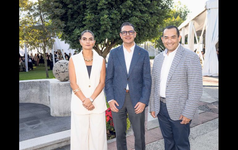 Mariana Belén, Dr. Abraham Mendoza Andrade y Rafael Hernánez. GENTE BIEN JALISCO / “Aniversario Alumni” de la Universidad Panamericana