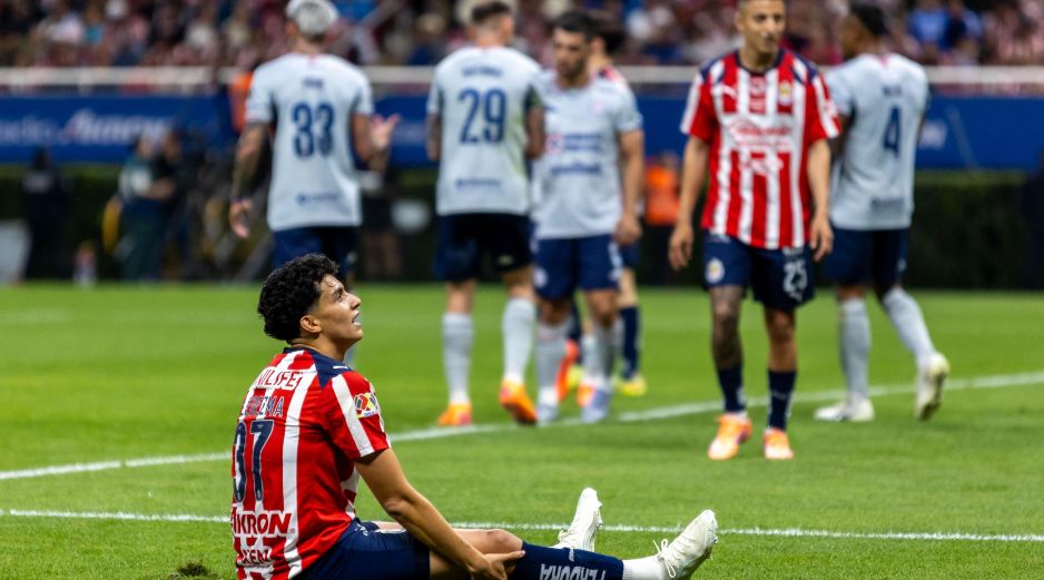 Expertos en futbol ya cuestionan que esta regla mantendría a Chivas desequilibrado con respecto a sus rivales en el campo de juego. Imago7 / ARCHIVO