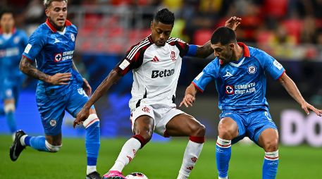 El conjunto celeste pagó caro cada una de sus desconcentraciones defensivas, especialmente en los primeros minutos, donde el cuadro brasileño impuso condiciones. EFE / N. Thekkayil