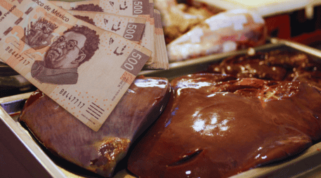 Entre los alimentos de la canasta que más se encarecieron están las vísceras de res, cuyo precio subió 2.4%, así como moles y salsas, al costar 1.2% más que durante octubre. EL INFORMADOR / ARCHIVO