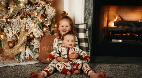 Gracias a la Inteligencia Artificial (IA) podemos obtener casi todo lo que necesitamos, especialmente hermosas fotografías navideñas. UNSPLASH / C. BOWEN