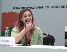 Ver a tantos jóvenes ilusionados por los libros emocionó a la autora, quien por primera vez visitó esta feria / FOTO: CORTESÍA