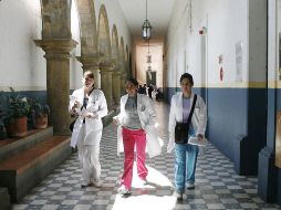 Uno de los proyectos más relevantes es la creación de la Red de Hospitales-Escuela, una colaboración entre el Gobierno del Estado y la Universidad de Guadalajara (UdeG). EL INFORMADOR/Archivo