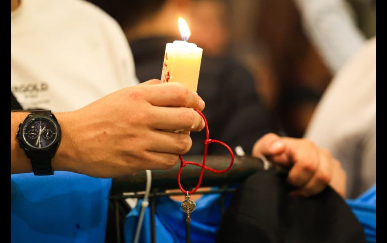 El altar, además, fue adornado con los colores de la bandera de México, para resaltar la importancia de la imagen religiosa para la nación mexicana. EL INFORMADOR/ J. Acosta