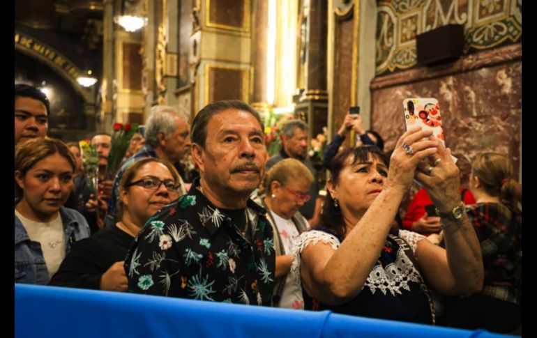 El altar, además, fue adornado con los colores de la bandera de México, para resaltar la importancia de la imagen religiosa para la nación mexicana. EL INFORMADOR/ J. Acosta