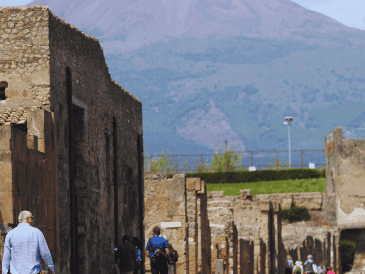 Los arqueólogos estiman que para alimentar a los cerca de 50 esclavos que ocupaban el barrio servil eran necesarios unos 18 mil 500 kilos de grano al año, producción que requería unas 25 hectáreas de cultivo. ESPECIAL