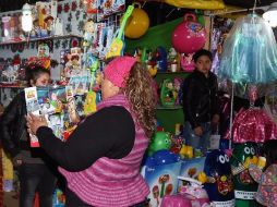 Es una tradición que los tianguis nocturnos animen varias colonias de Guadalajara, Zapopan, Tlaquepaque y Tonalá. NTX / ARCHIVO