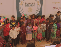 Durante una gira de trabajo por el municipio de Guadalupe y Calvo, Sheinbaum reconoció que existen dificultades en los caminos de la región por la violencia armada. SUN/ESPECIAL