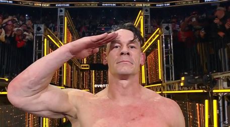 El 17 veces campeón mundial puso punto final a su histórica trayectoria en la WWE con su última lucha durante el Saturday Night’s Main Event. X/ @WWE.