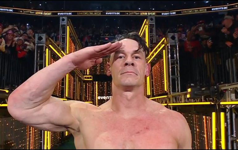 El 17 veces campeón mundial puso punto final a su histórica trayectoria en la WWE con su última lucha durante el Saturday Night’s Main Event. X/ @WWE.