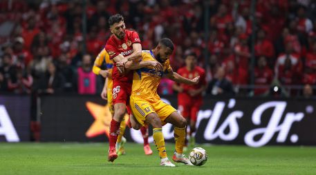 Toluca volvió a escribir su nombre en lo más alto del futbol mexicano al lograr el bicampeonato del Torneo Apertura 2025 de la Liga MX, tras vencer a Tigres UANL en una definición de máxima tensión desde el punto penal. IMAGO7