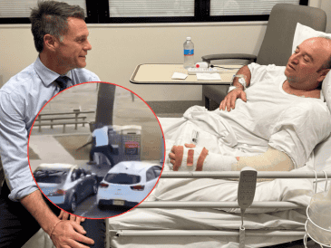 Fotografía compartida por el líder político de Nueva Gales del Sur, Chris Minns, visitando a Ahmed al Ahmed en el hospital, a quien definió como "un héroe de verdad". EFE/C. Minns ESPECIAL