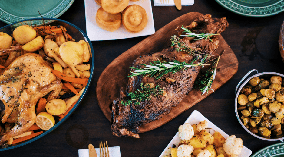 Expertos recomiendan identificar los alimentos con la fecha en que fueron preparados y desecharlos si presentan olor, textura o apariencia inusual, para evitar riesgos a la salud al consumir el recalentado. Unsplash