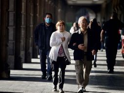 Protección Civil recomienda vestir con al menos tres capas de ropa, de preferencia de algodón o lana. Sun/Archivo