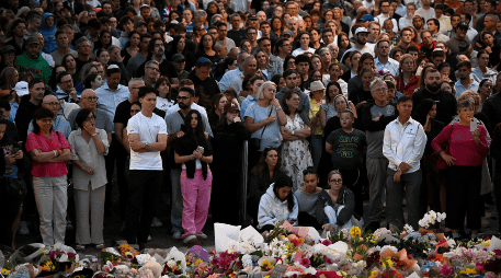 Australia está de luto después de que unos hombres armados abrieran fuego en Bondi Beach, matando al menos a 15 personas en un ataque contra las celebraciones del festival judío de Janucá. EFE/B. de Marchi