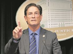 Nathan Hochman. El fiscal de distrito de Los Ángeles confirmó que la acusación contra Nick Reiner incluirá el uso de un arma letal y la agravante de múltiples homicidios. EFE