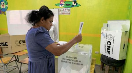 Según los resultados preliminares del CNE, Nasry 'Tito' Asfura, candidato presidencial del conservador Partido Nacional, encabeza la votación con el 40.54% de los sufragios. EFE / ARCHIVO