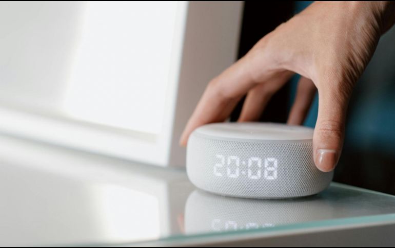 Más allá de pedir el clima o la hora, Alexa cuenta con comandos ocultos que muchos usuarios no conocen. CANVA
