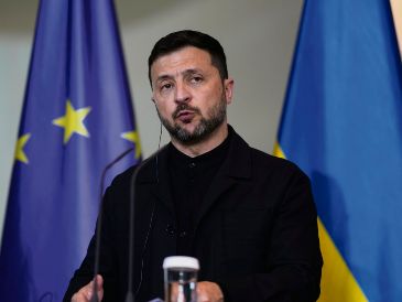 Zelenski llamó a Washington a responder ante los mensajes de Rusia sobre mantener la guerra más allá de 2025. AP/ARCHIVO