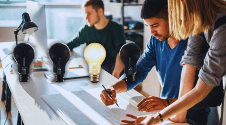 La capacidad de ajustarse a nuevas circunstancias, tecnologías y formas de trabajo es el activo más valioso para los profesionales en un mundo en constante cambio. ESPECIAL / CANVA