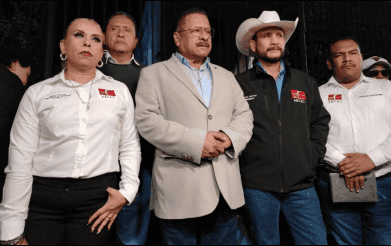 Se espera que en 15 días tengan otra reunión los transportistas con el Gobierno federal en la Segob para revisar un refuerzo de la vigilancia en carreteras. ESPECIAL