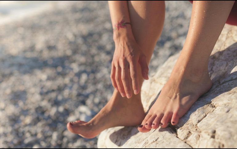 ¿Cómo eliminar el mal olor de pies? UNSPLASH / J. ROMERO
