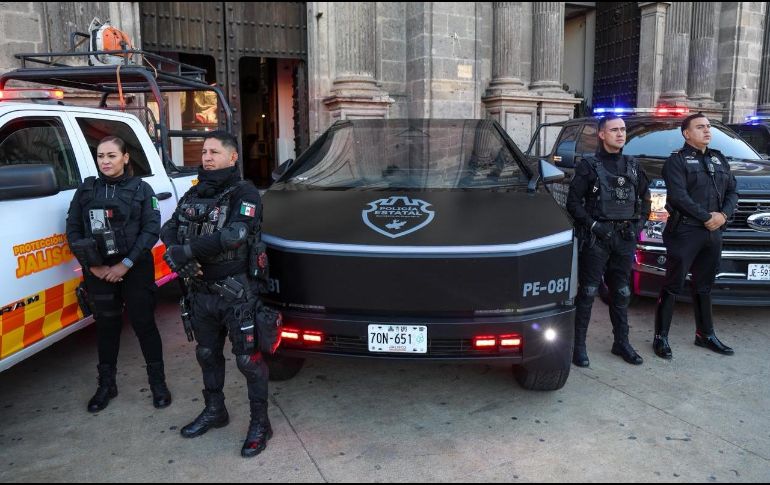 Tras el acto protocolario, distintas unidades que se dieron cita en el corazón del Centro de Guadalajara salieron de manera representativa con sus sirenas y códigos encendidos. EL INFORMADOR/A. Navarro