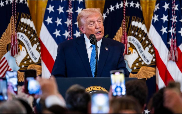 Autoridades de EU acusan a buques de mover petróleo iraní con maniobras engañosas. EFE/JIM LO SCALZO