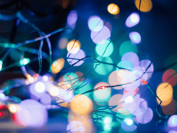 Han recomendado adornar moderadamente, así se evitará gastar grandes cantidades de dinero en ello. CANVA