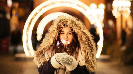 Más allá de estas creencias, especialistas de The International Feng Shui Guild coinciden en que la intención personal, la comodidad y la seguridad emocional también juegan un papel clave al elegir la vestimenta para recibir el Año Nuevo. Unsplash
