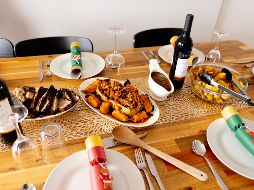 Especialistas advierten que este periodo también trae consigo un aumento significativo en el desperdicio de alimentos. Unsplash